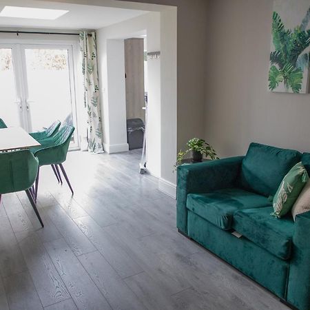 Wave Stays - Ground Floor Apartment - Outside Seating Area 클레베리 외부 사진