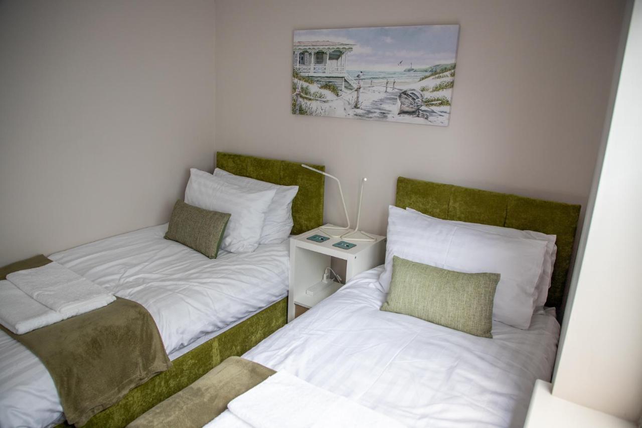 Wave Stays - Ground Floor Apartment - Outside Seating Area 클레베리 외부 사진