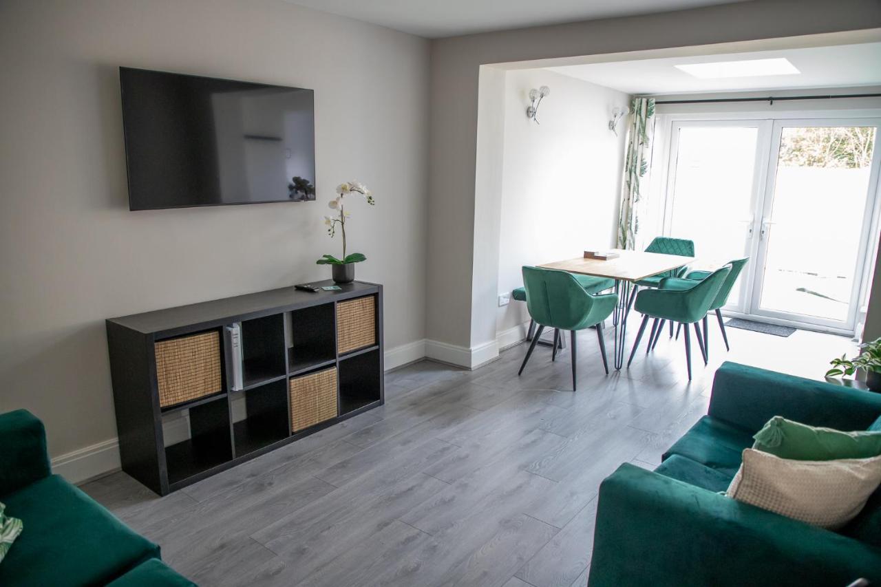 Wave Stays - Ground Floor Apartment - Outside Seating Area 클레베리 외부 사진