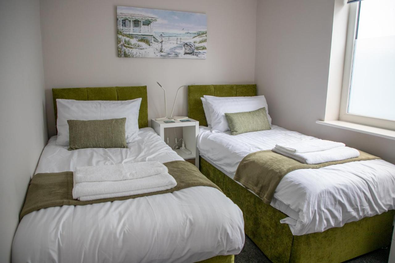 Wave Stays - Ground Floor Apartment - Outside Seating Area 클레베리 외부 사진