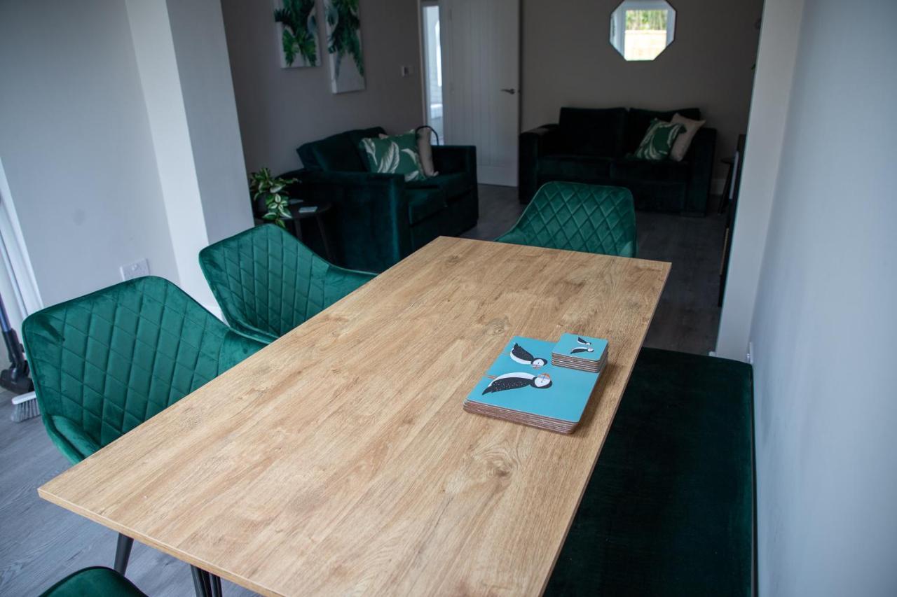 Wave Stays - Ground Floor Apartment - Outside Seating Area 클레베리 외부 사진