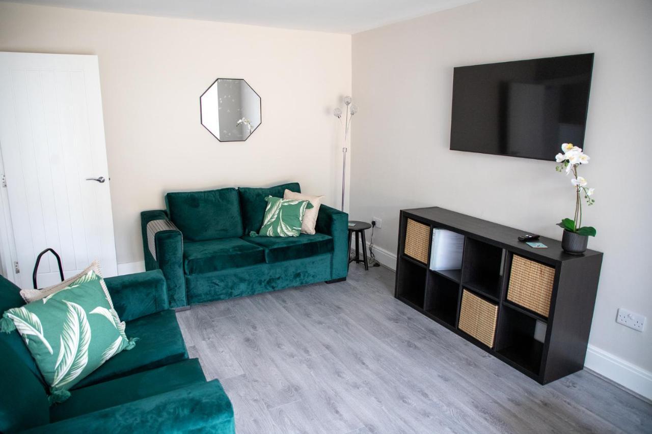 Wave Stays - Ground Floor Apartment - Outside Seating Area 클레베리 외부 사진